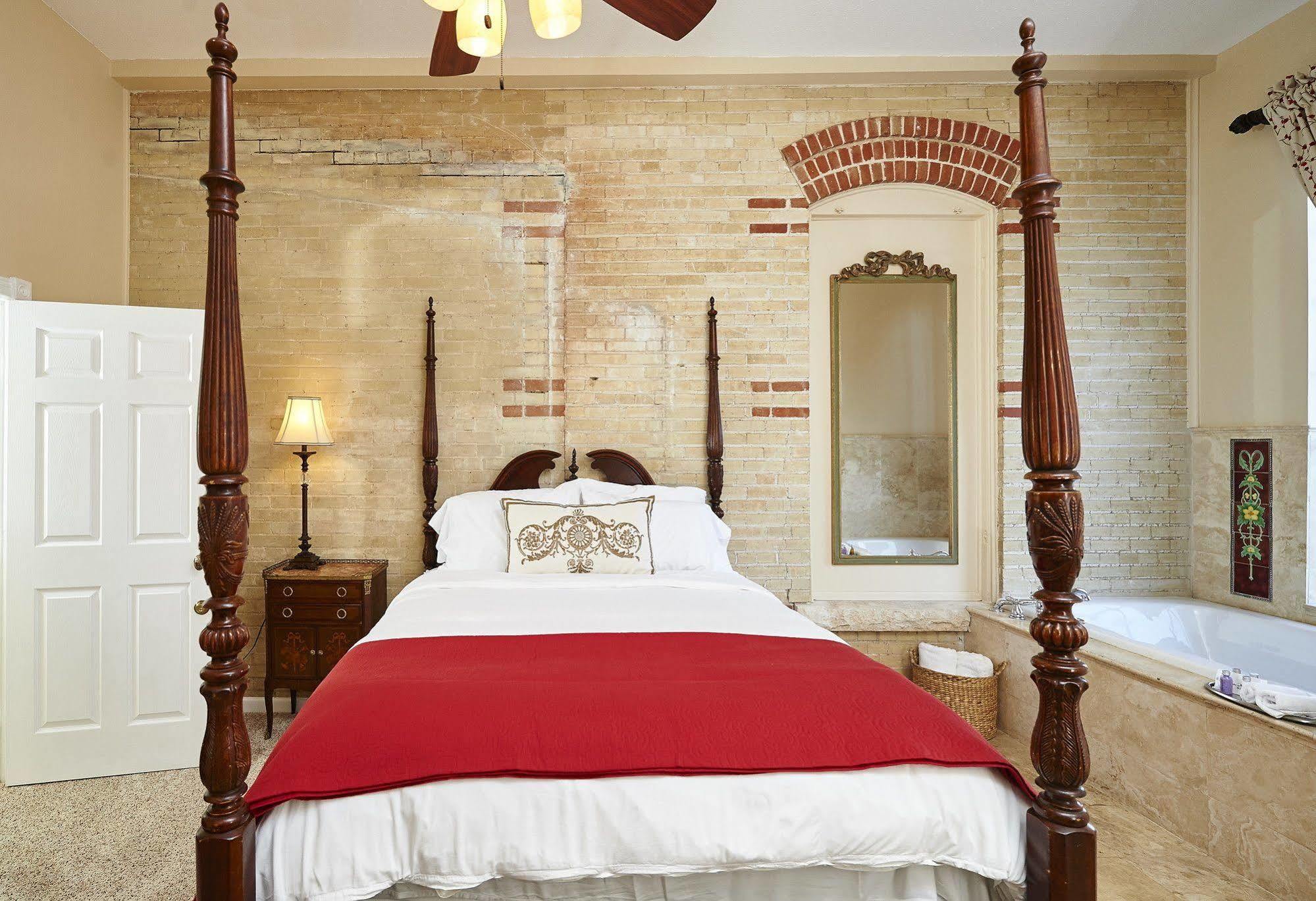 Mosheim Mansion Bed & Breakfast Seguin Bagian luar foto